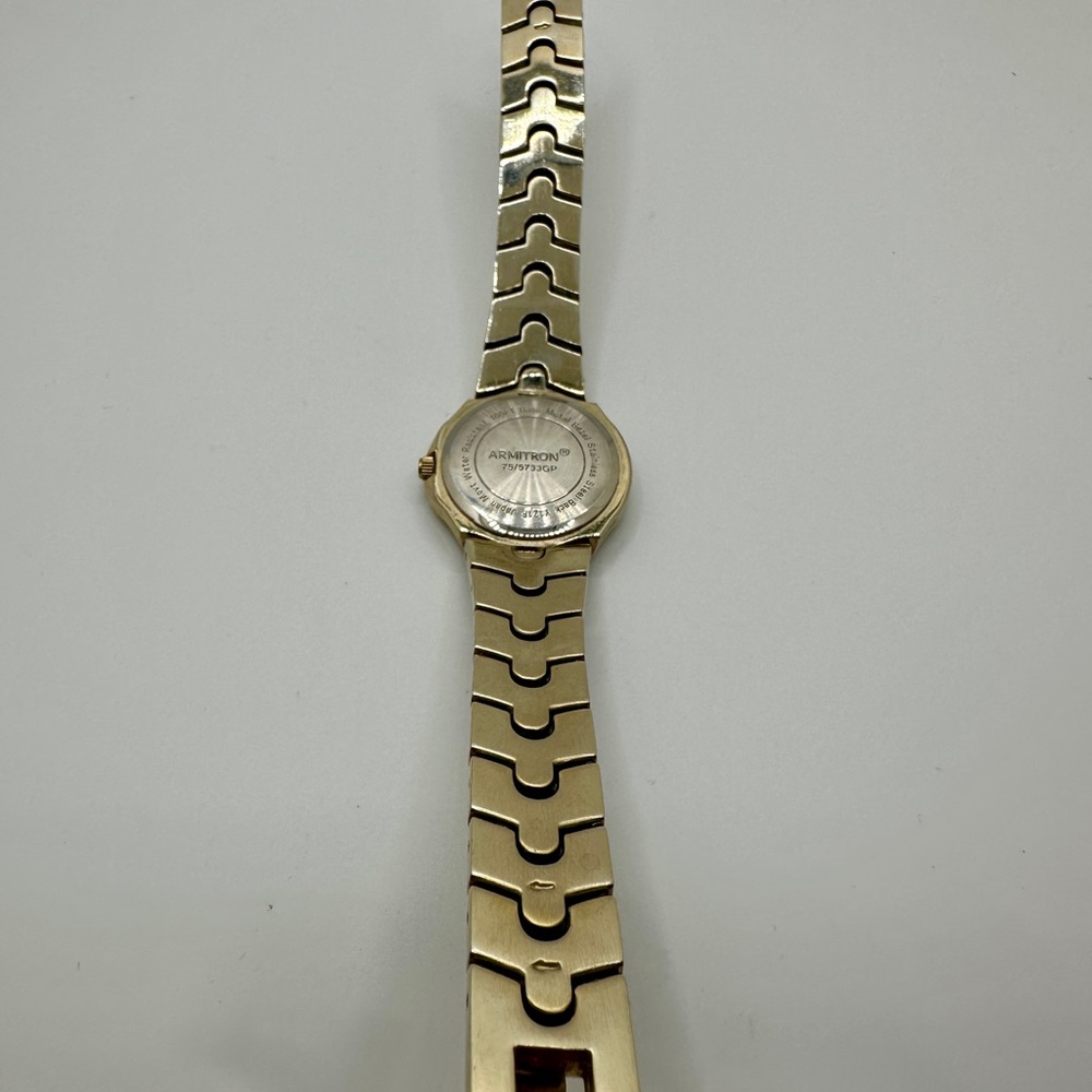 Woman’s Armitron Watch 75/57336GP - Picture 6 of 8